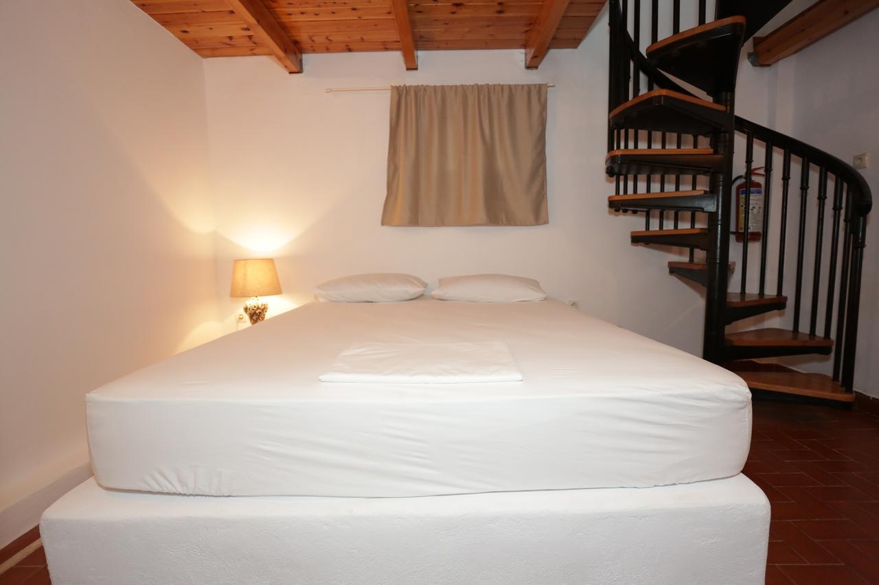 Artemis Suites Romanu Exterior foto