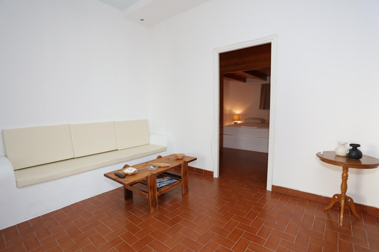 Artemis Suites Romanu Exterior foto
