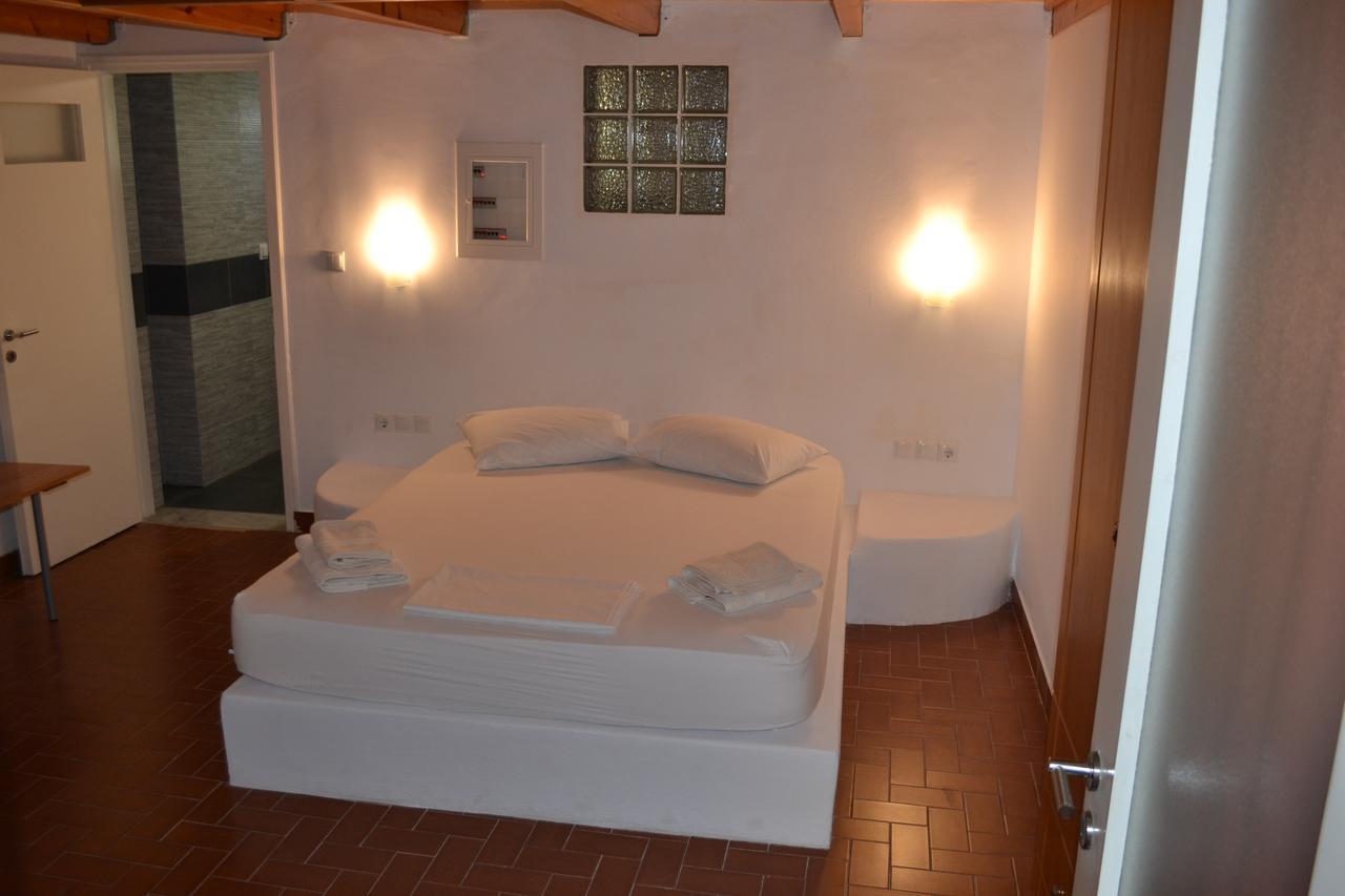 Artemis Suites Romanu Exterior foto