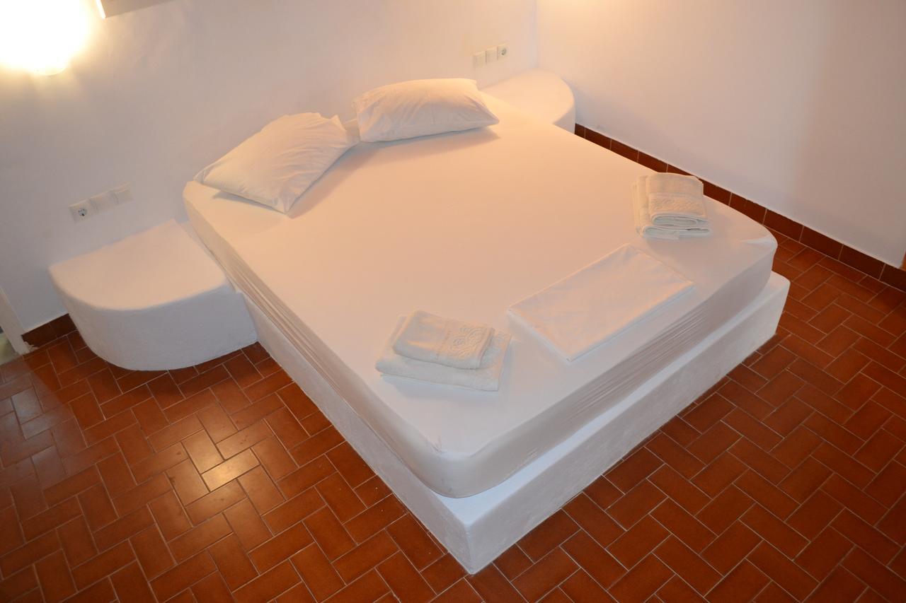 Artemis Suites Romanu Exterior foto