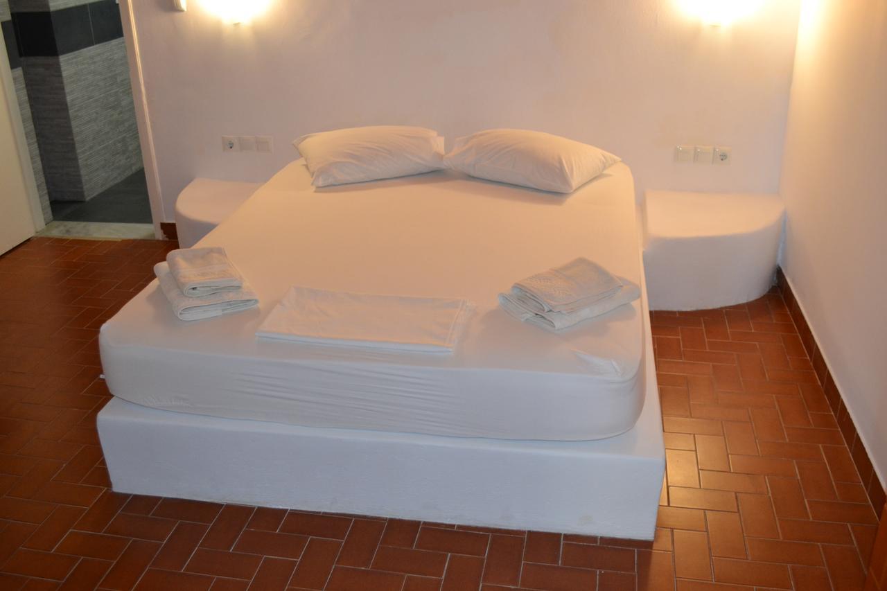 Artemis Suites Romanu Exterior foto