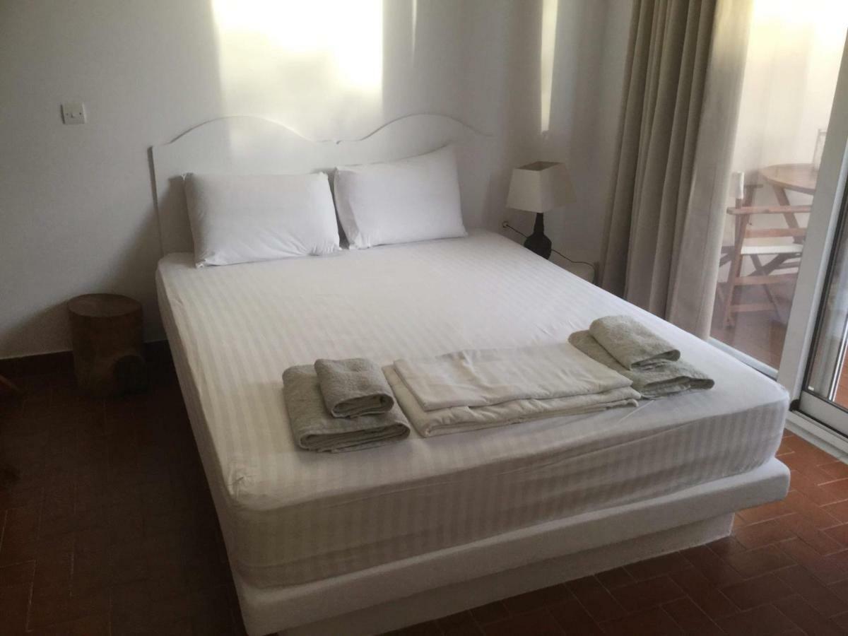 Artemis Suites Romanu Exterior foto